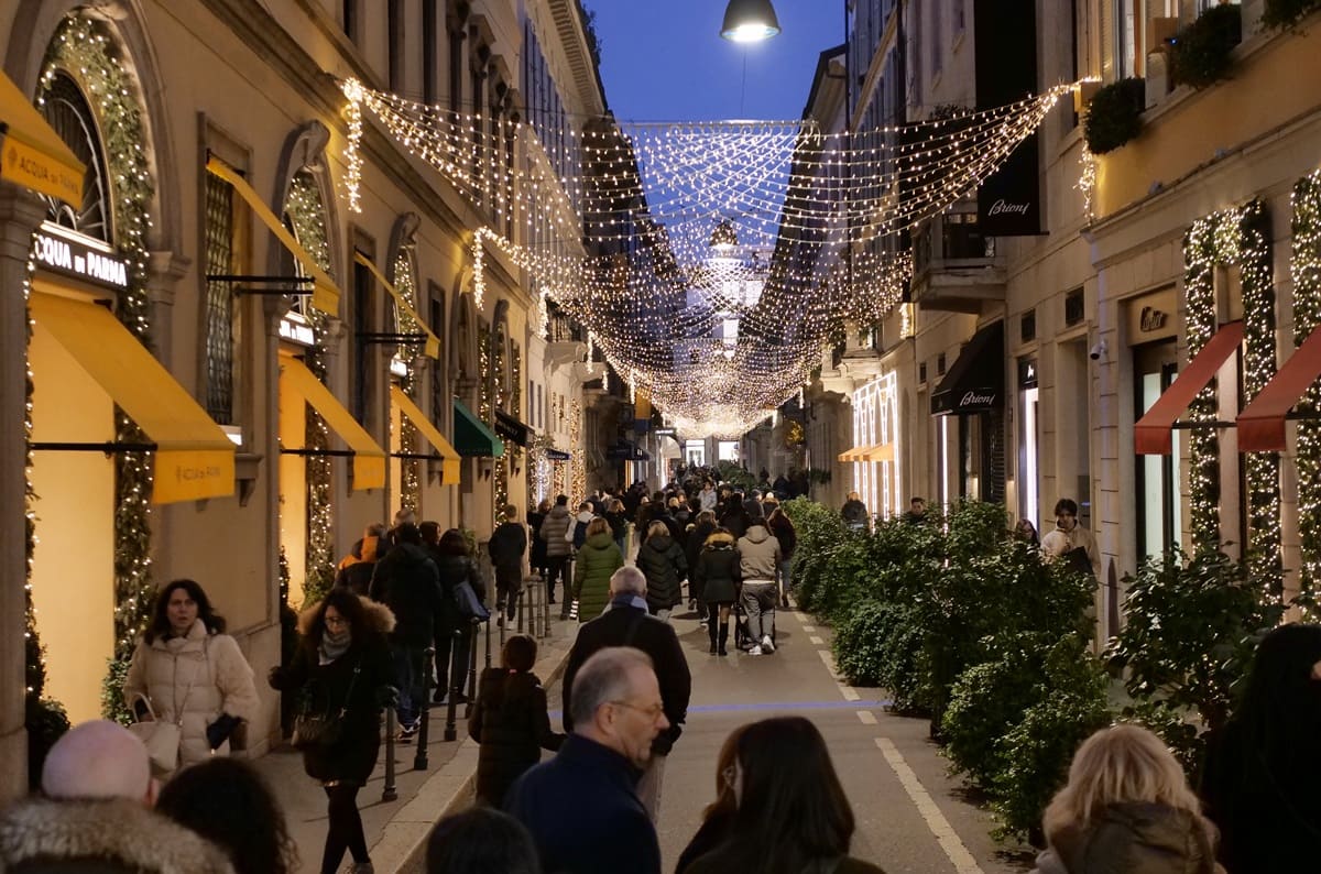 Per i regali di Natale quest’anno al top enogastronomia, trattamenti di bellezza e abbigliamento