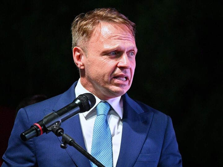 Lollobrigida “Vino in stagnazione, ma non è uno dei settori più critici in Italia”