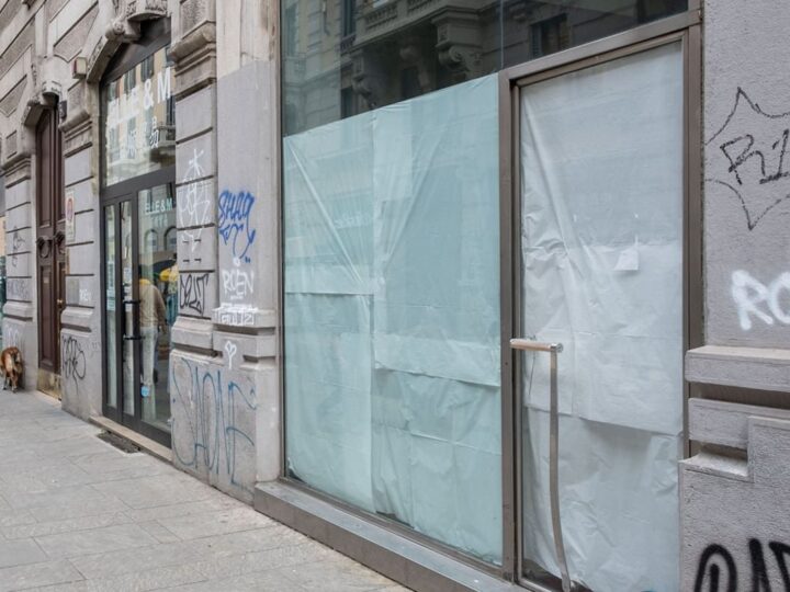 Desertificazione commerciale inarrestabile, dal 2012 scomparsi 156mila negozi