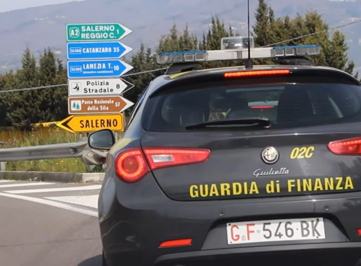 Immigrazione clandestina, 61 indagati per false residenze e assunzioni