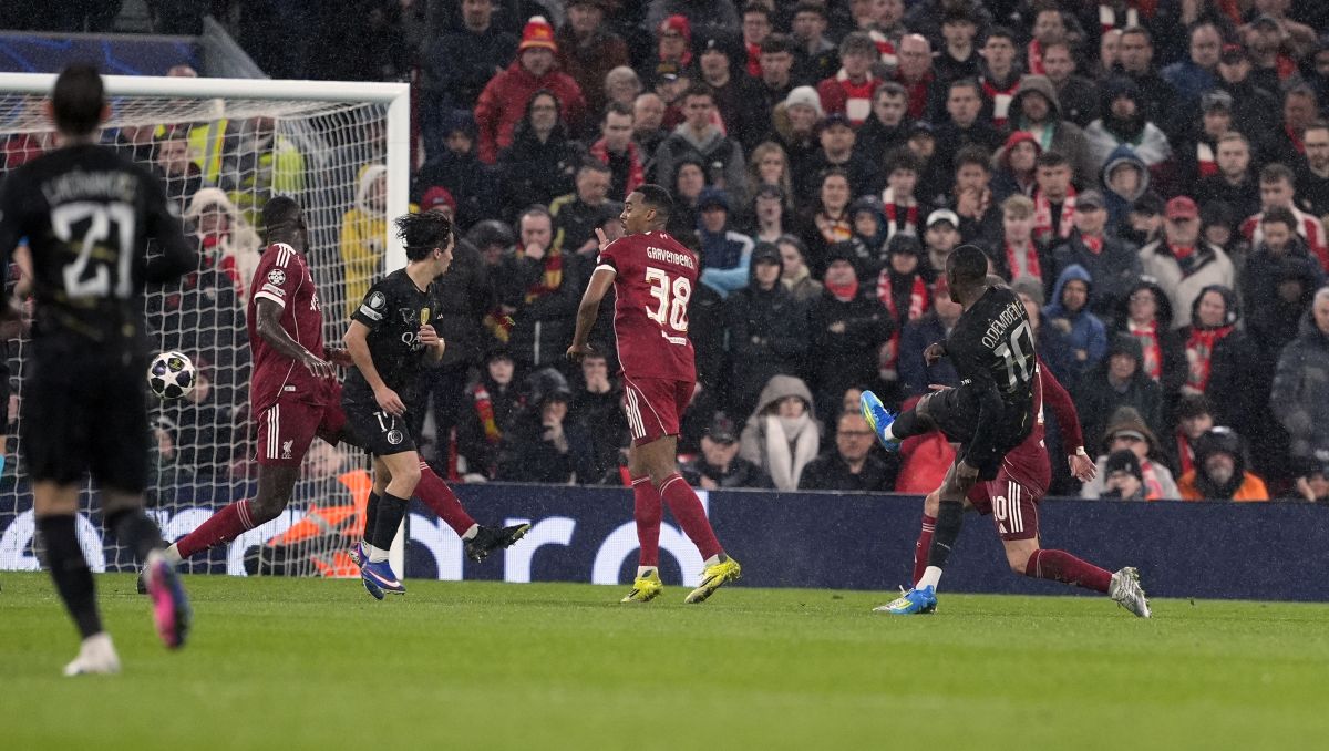 Doppietta Dembelé, il Psg vince 2-0 a Liverpool e va in semifinale