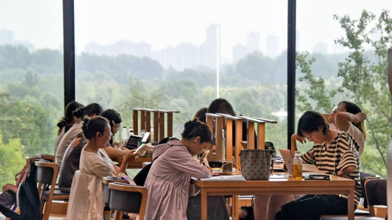 Cina, il tasso di lettura in aumento grazie alla crescita del formato digitale