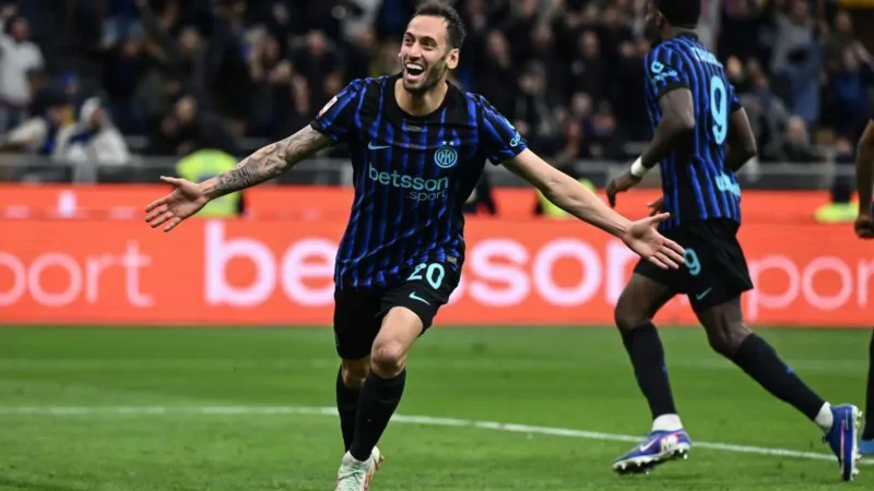 Inter in finale di Coppa Italia, Como piegato 3-2 in rimonta