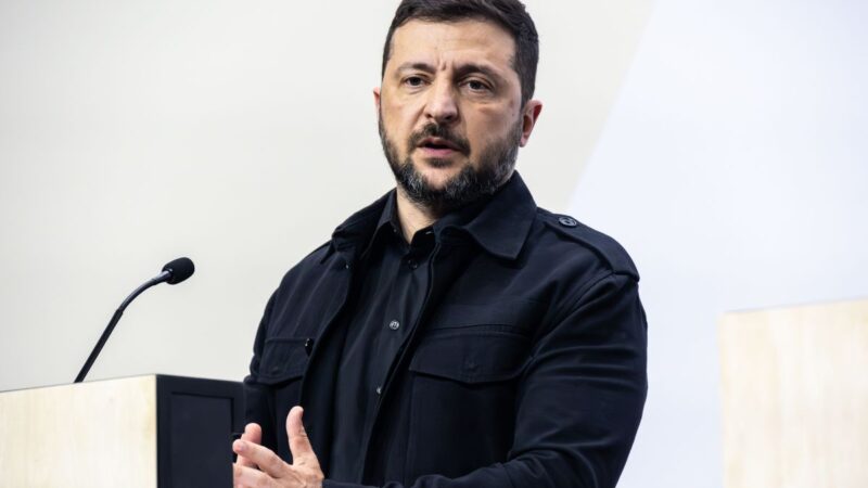 Ucraina, Zelensky “Attacchi russi questa notte con 4 morti e decine di feriti”