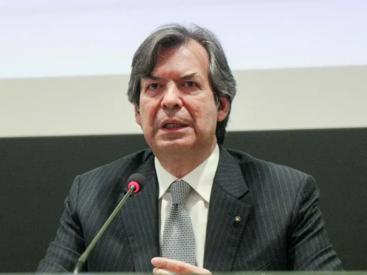 Intesa Sanpaolo, utile netto sfiora i 2,8 miliardi nei primi tre mesi del 2026. Messina “Miglior primo trimestre di sempre, strategie lungimiranti”