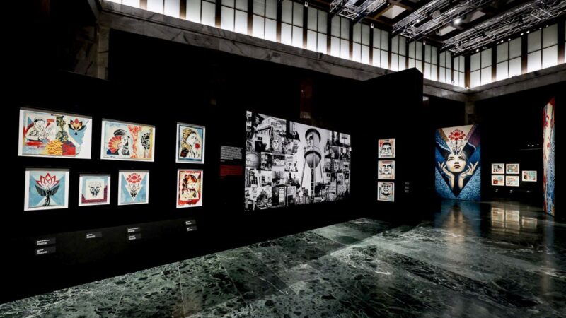 L’arte urbana contemporanea di Obey alle Gallerie d’Italia a Napoli