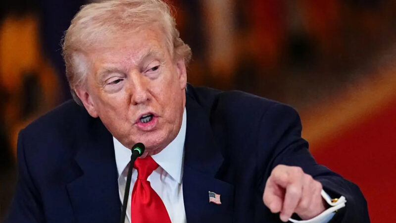 Trump “Se l’Iran non fa un accordo passerà momenti molto brutti”