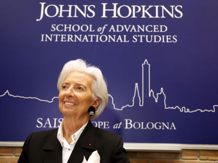 Lagarde “Non siamo in austerity, ma dobbiamo attenerci alle regole. Nel 2026 crescita in Europa sotto 1%”
