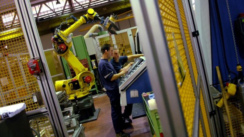 Istat, a marzo cresce la produzione industriale trainata dai beni strumentali
