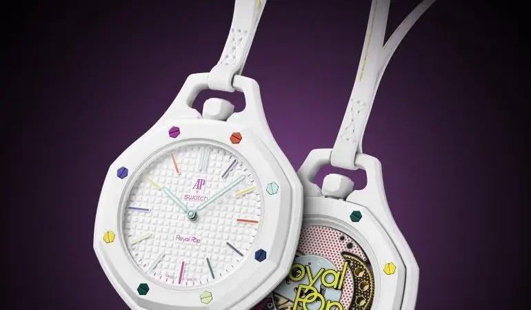 Swatch rende omaggio all’iconico Royal Oak di Audemars Piguet con Royal Pop