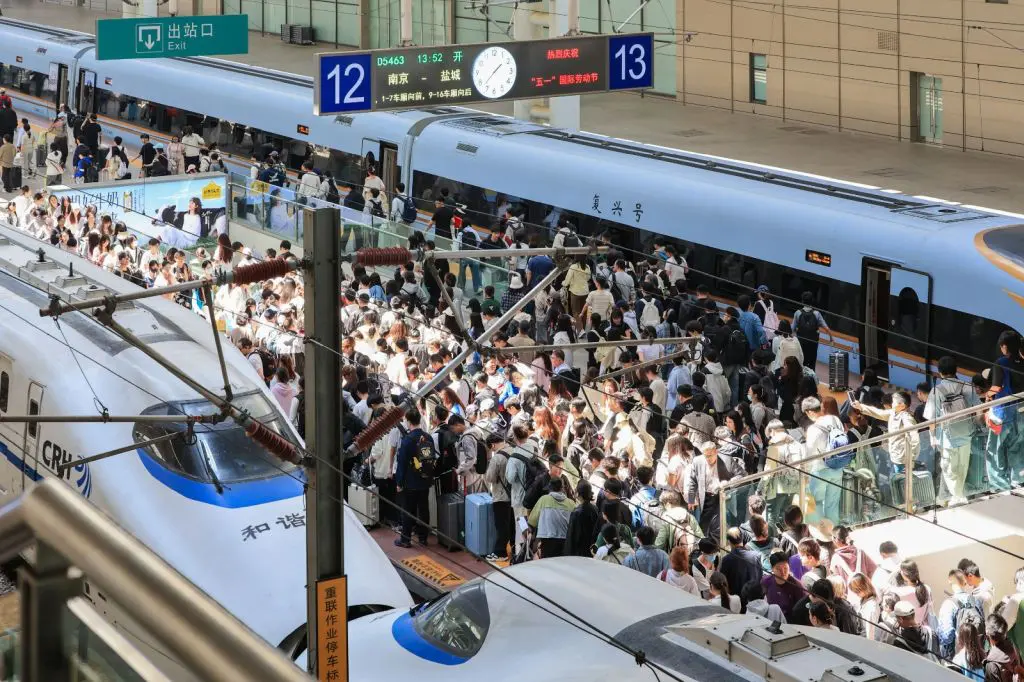 Cina, record di viaggi ferroviari nei primi cinque mesi del 2026