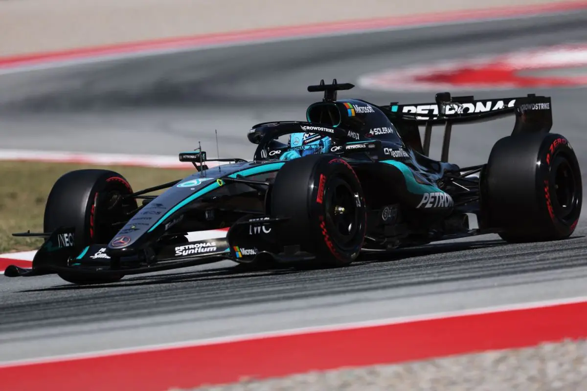 Russell in pole su Hamilton e Antonelli a Barcellona, Leclerc 10°
