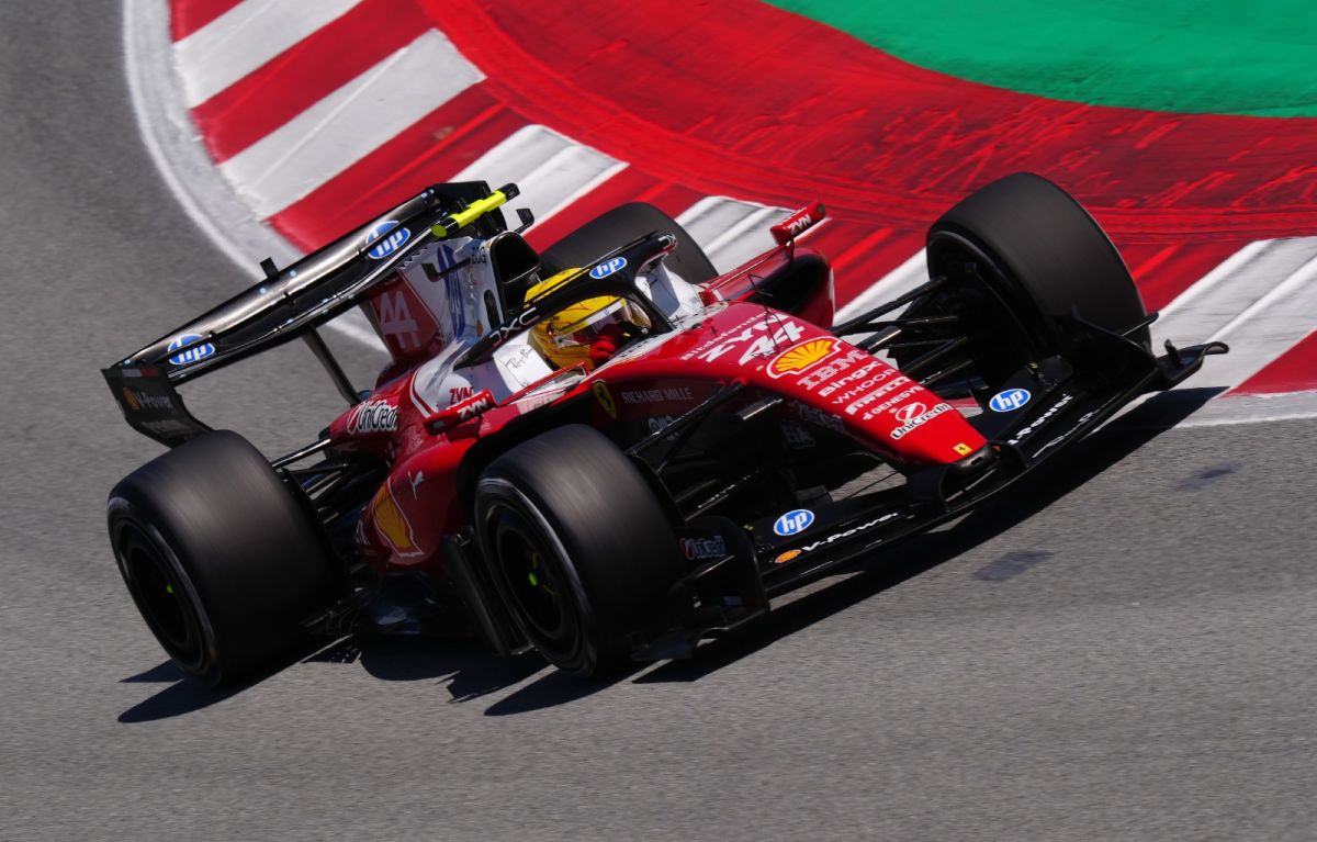 Trionfo Ferrari a Barcellona: vince Hamilton su Russell, Antonelli e Leclerc out