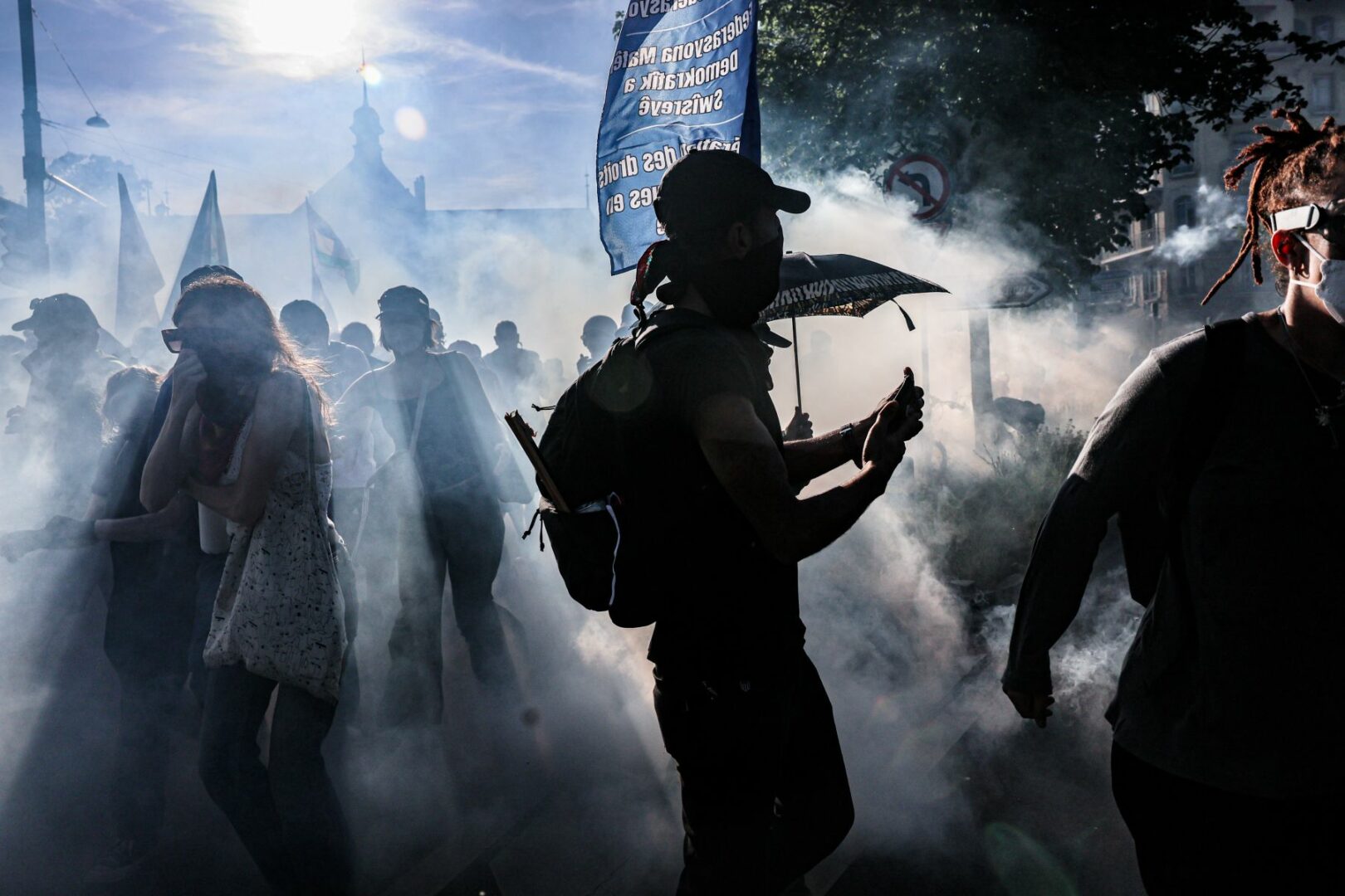 G7, scontri a Ginevra tra manifestanti anti-vertice e polizia