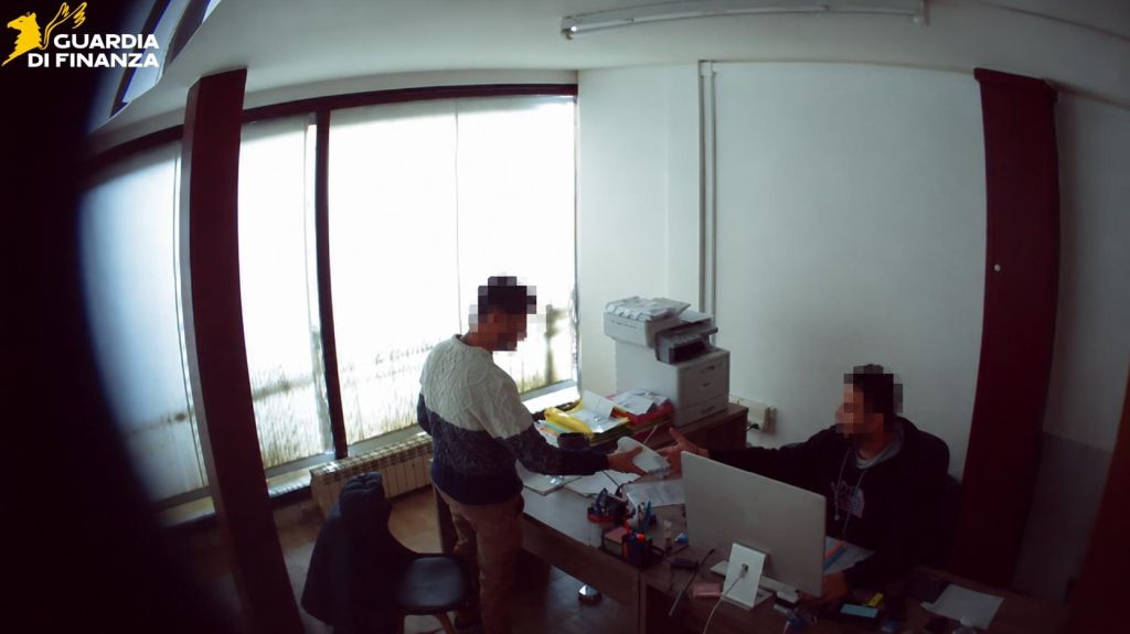 Scoperta maxi frode fiscale da 200 milioni in Lombardia, 8 arresti