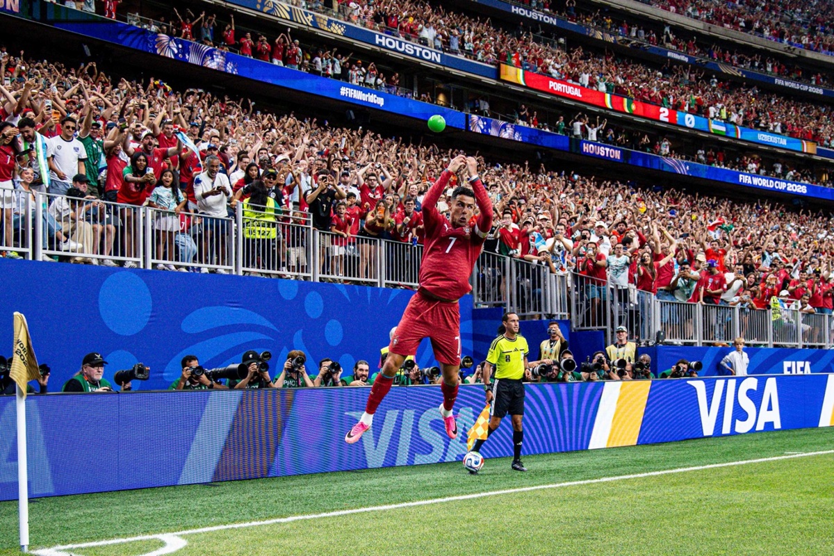 Doppietta storica di Ronaldo, il Portogallo travolge l’Uzbekistan 5-0