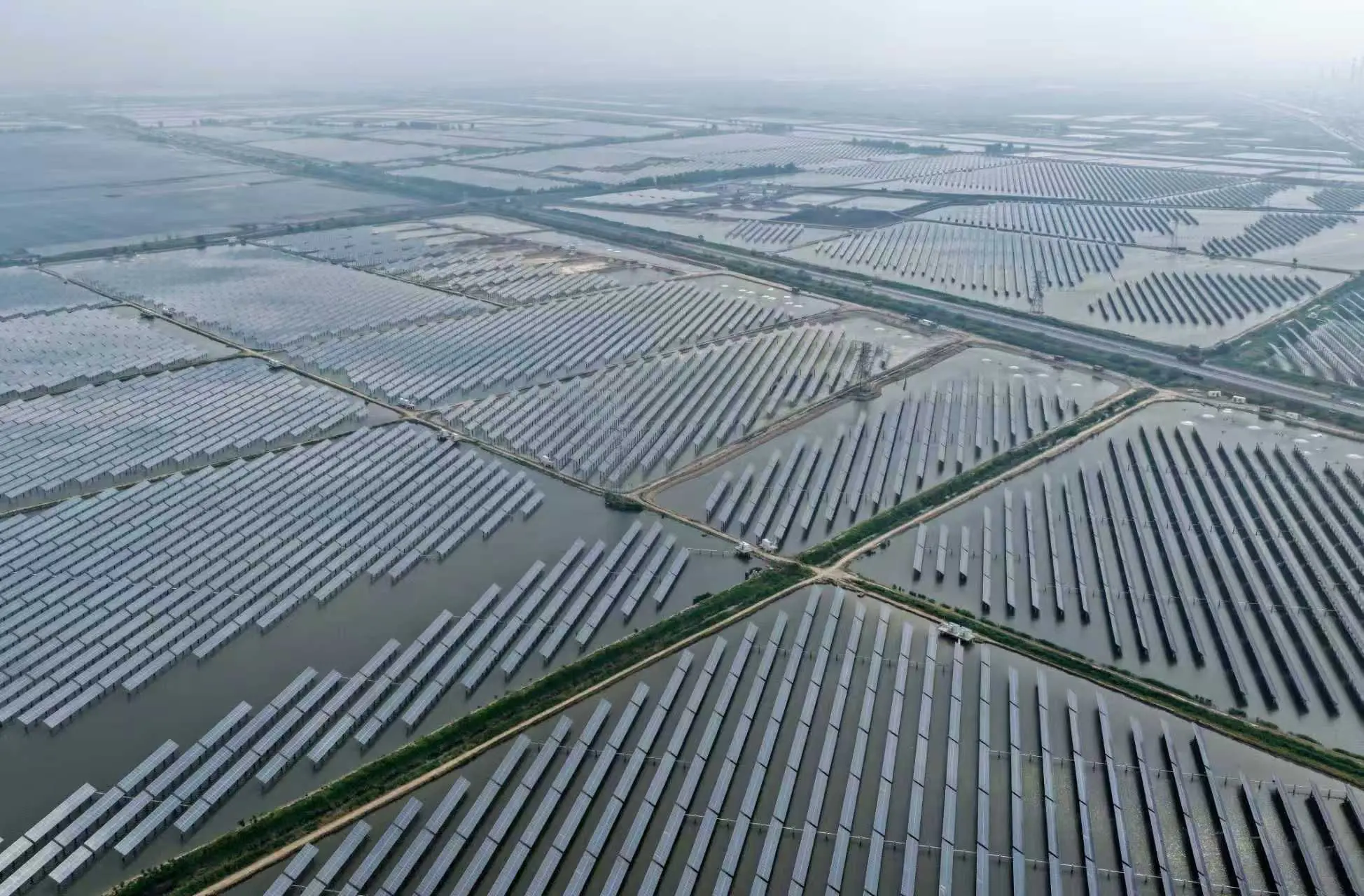 Produzione energetica, in Cina capacità installata supera 4 mld di KW