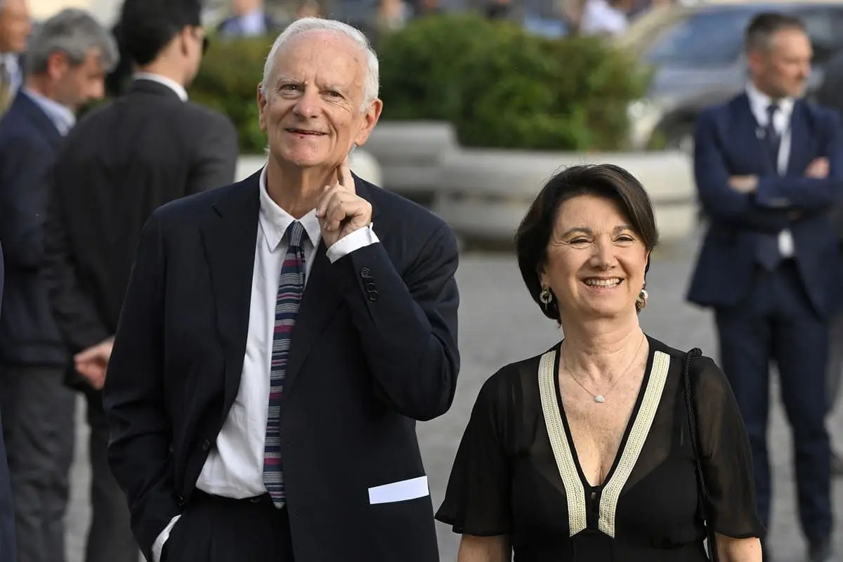 Continuano le ricerche del marito della ministra Roccella disperso nelle acque del lago di Vico
