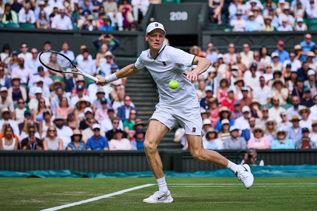 Sinner piega Brooksby in 3 set e vola agli ottavi a Wimbledon