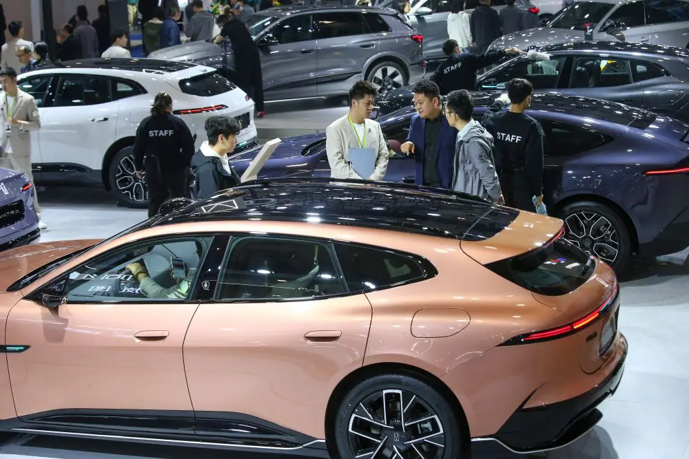 Cina, stop alle agevolazioni fiscali per alcuni veicoli ecologici