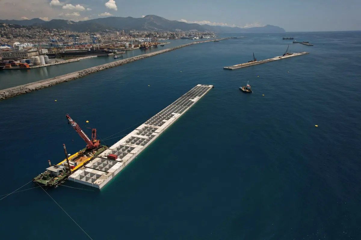 Posato il 26^ cassone della Diga Foranea di Genova