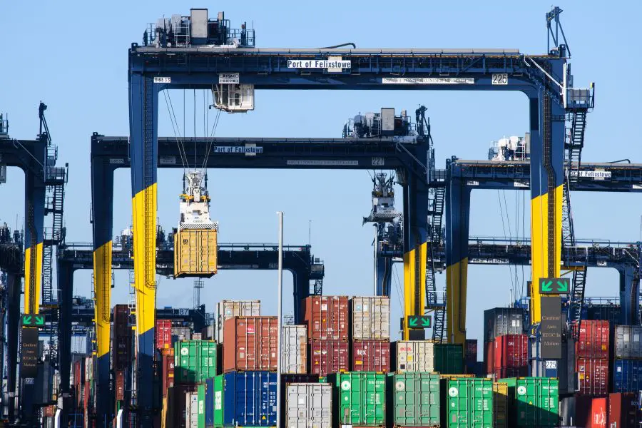 Gli Usa impongono nuovi dazi fino al 12,5% a oltre 60 partner commerciali