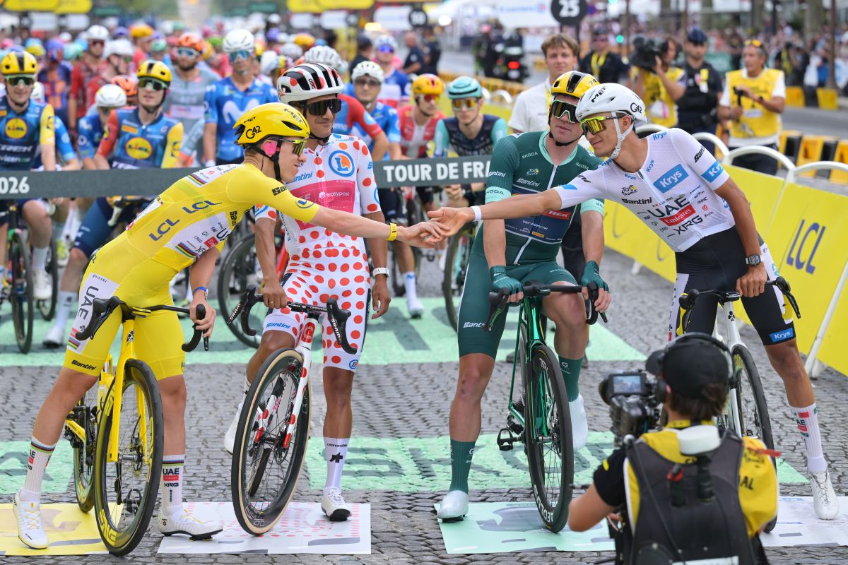 Al Tour pokerissimo di Pogacar, sui Campi Elisi vince Van Der Poel