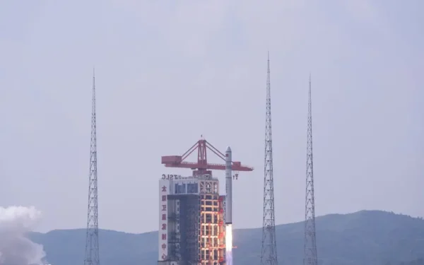 Cina, lanciati sette satelliti con un razzo Long March-6C