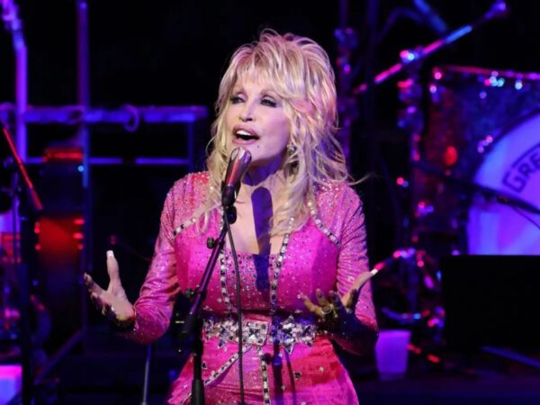 Lutto nella musica, morta a 80 anni la cantante country Dolly Parton