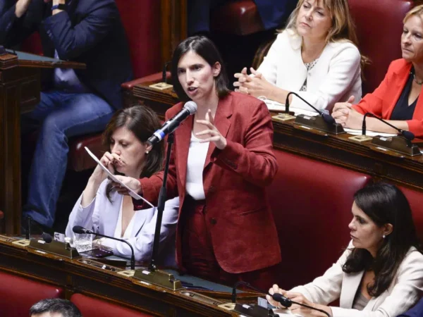 Schlein “E’ il momento di tassare gli extraprofitti”