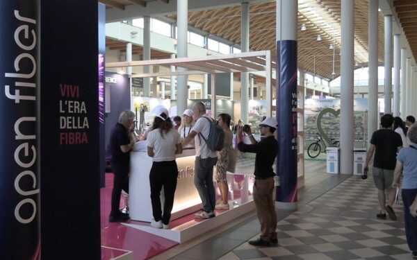 Dal lavoro alla domotica, Open Fiber racconta la fibra ottica al Meeting di Rimini