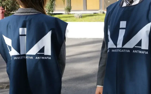 Pizzo a imprenditori, catturato latitante del clan camorristico Amato-Pagano