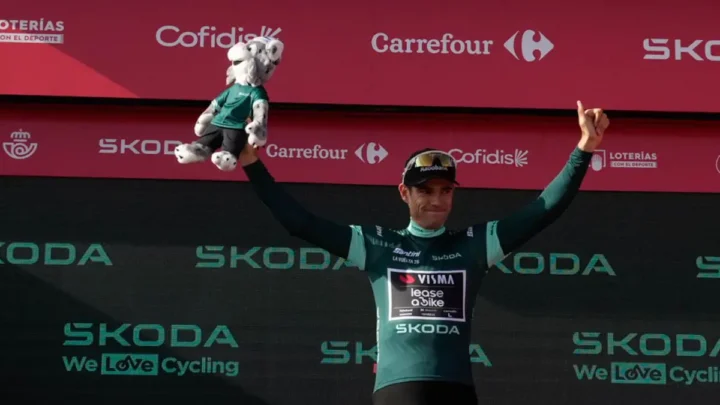 Van Aert vince la 13^ tappa della Vuelta, Mas resta leader