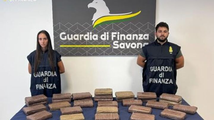 Savona, arrestati 2 corrieri con 34 Kg di cocaina occultati in un camper
