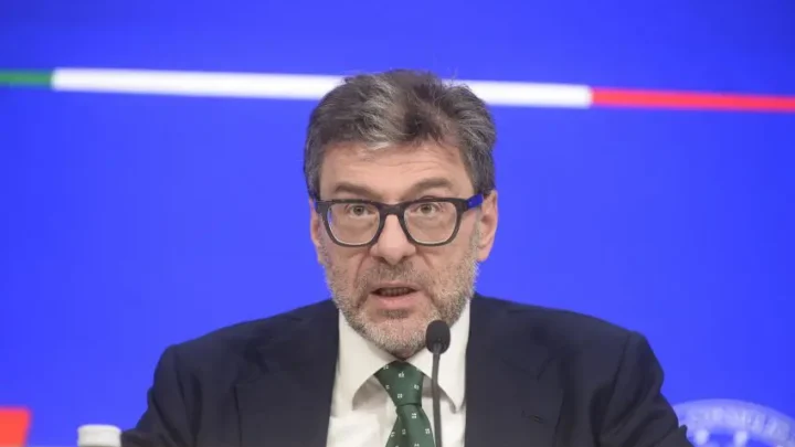 Pil, Giorgetti “L’Ocse riconosce previsioni di crescita, non siamo in coda Ue”