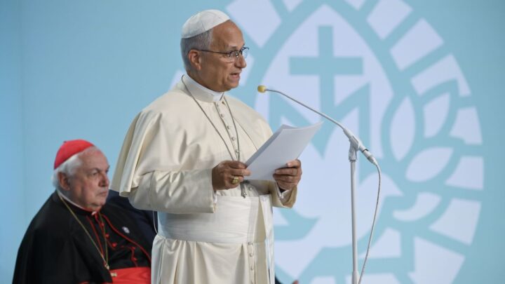 Papa “No all’illusione del riarmo, servono sforzi creativi per la pace”