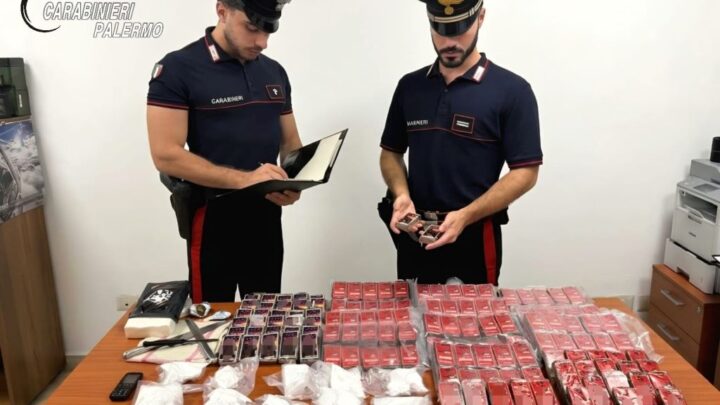 Sequestrati a Palermo 17 kg di droga nascosta in frigo, due arresti