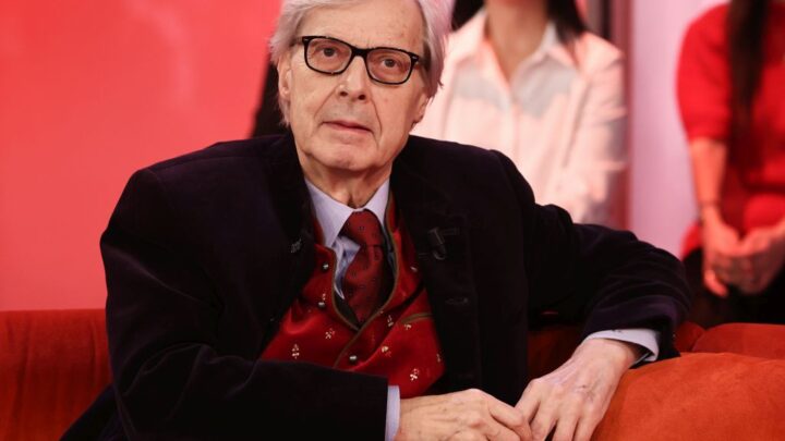 Vittorio Sgarbi ricoverato al Policlinico Gemelli di Roma