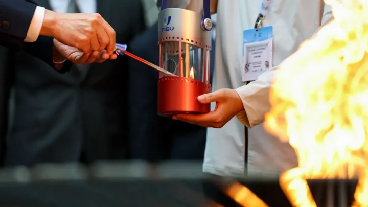 Accesa a Torino la fiamma per le Universiadi invernali di Changchun 2027