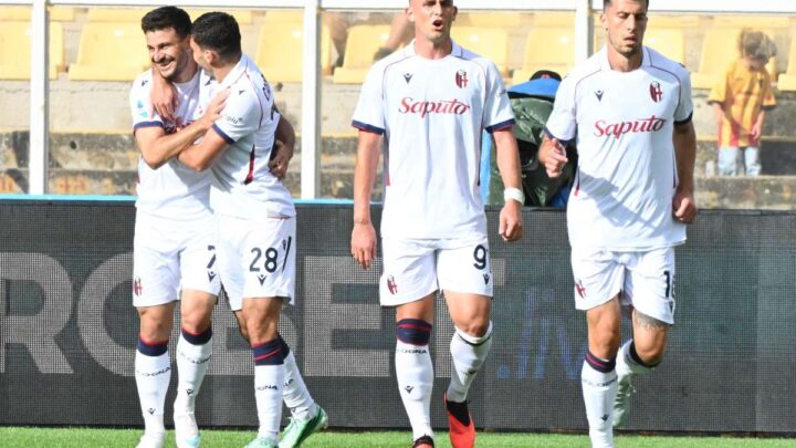 Colpo esterno del Bologna: 2-1 a Lecce e prima vittoria in campionato