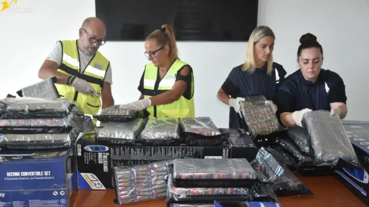 Si fa spedire 210 chili di hashish dagli Stati Uniti, blitz della GdF a Roma