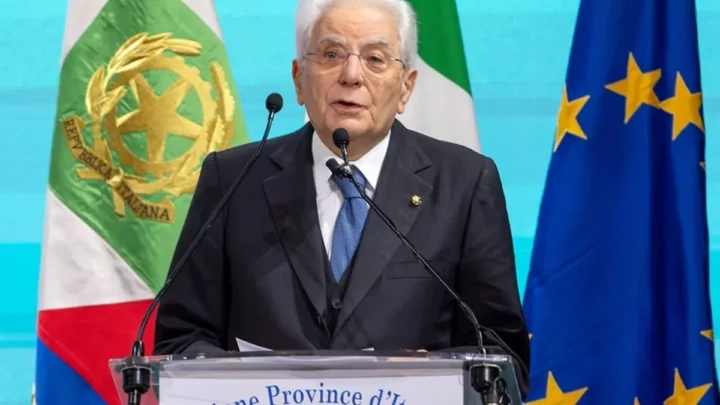 Cortei, Mattarella “Violenze inaccettabili da soggetti inediti”