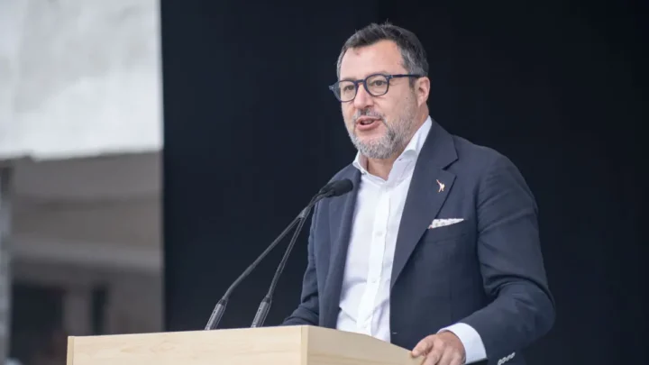 Carburanti, Salvini “Sbloccati fondi per un miliardo, da oggi pagamenti”