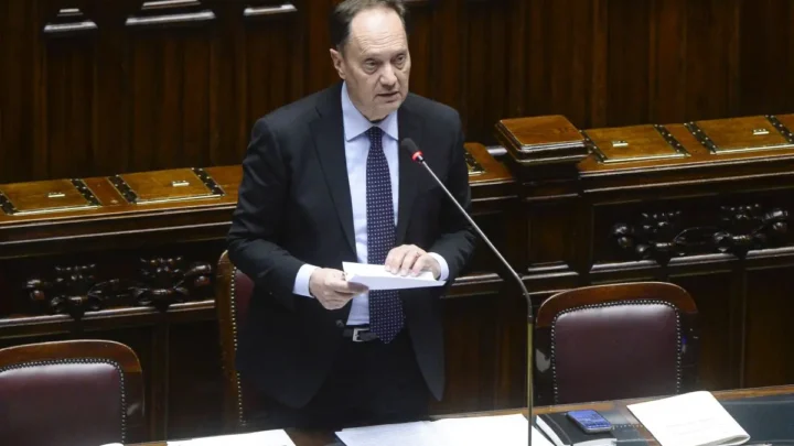 Cortei, Ciriani “Nessuna sottovalutazione del rischio a Milano nè altrove”